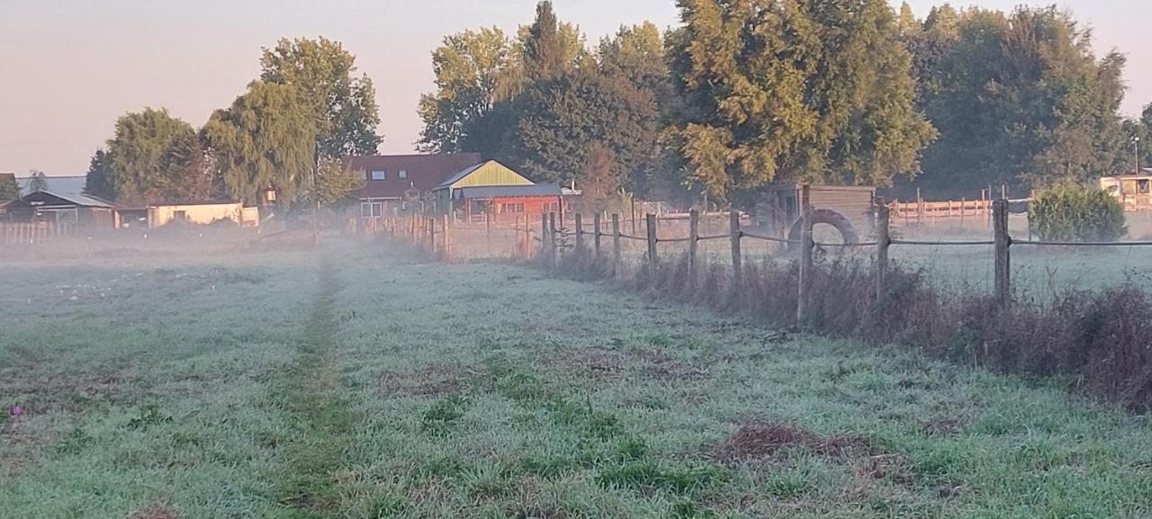 Ruime Romantische Blokhut Zwaanshoek Zewnętrze zdjęcie